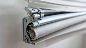 Jak otworzyć kasetę rolety wewnętrznej