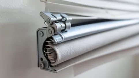 Jak otworzyć kasetę rolety wewnętrznej